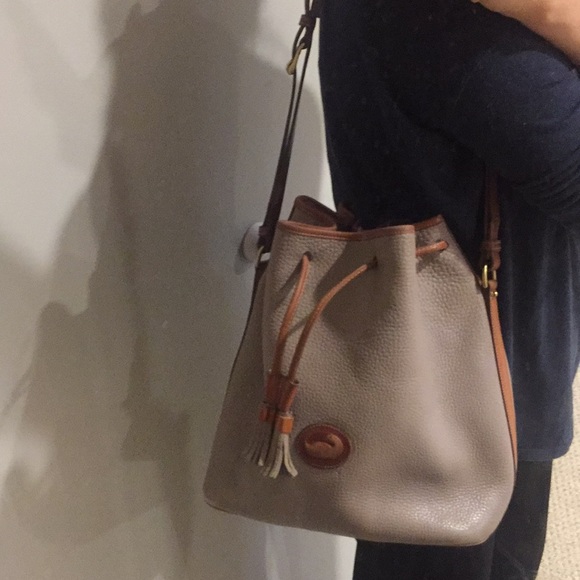 Dooney & Bourke vintage all leather bucket bag GHW - Picture 8 of 11